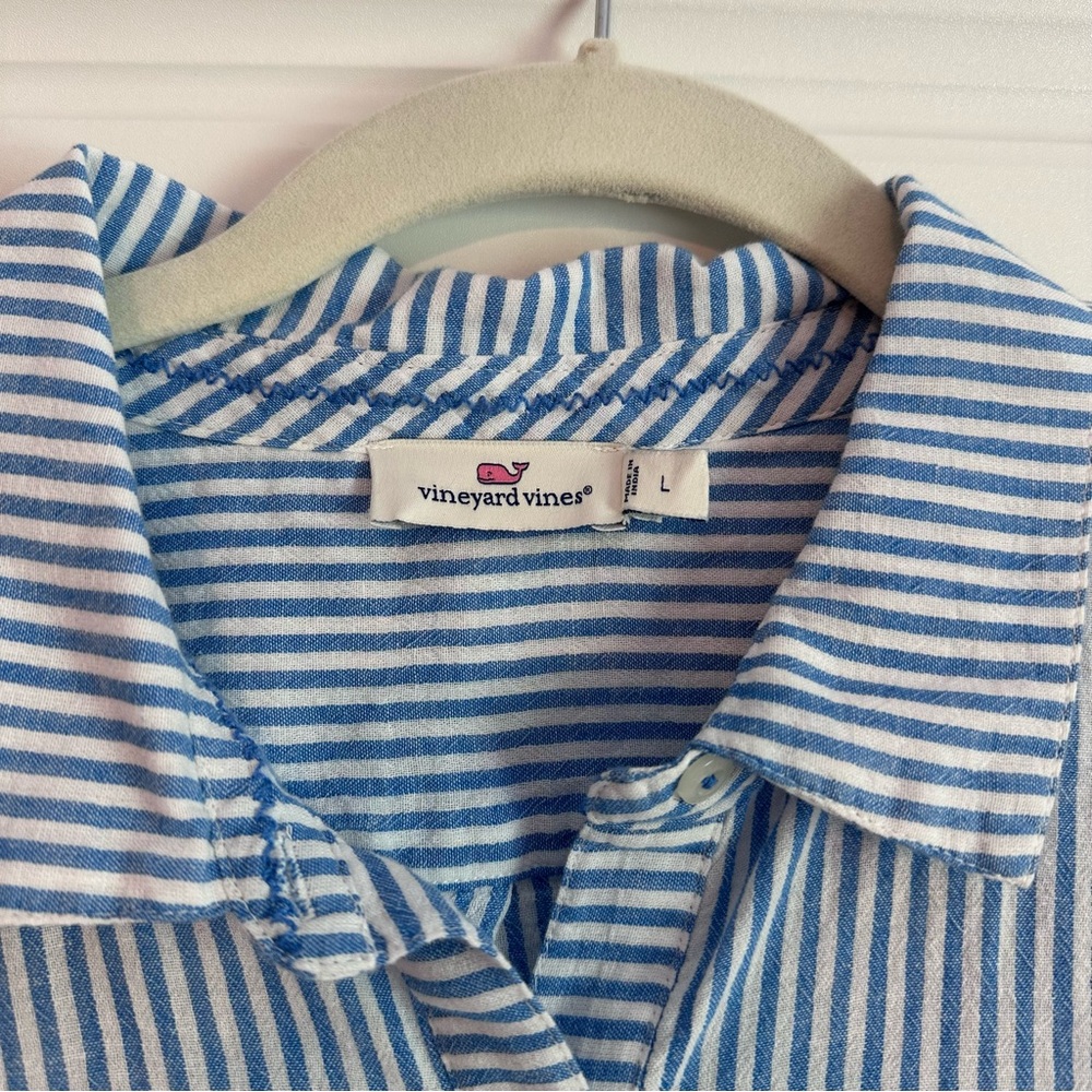 Vineyard vines stripe button up top